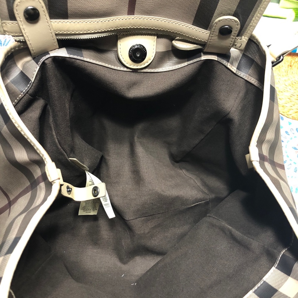 ❗️SOLD❗️ Authentic Burberry Nova Check Bag - Picture 6 of 7